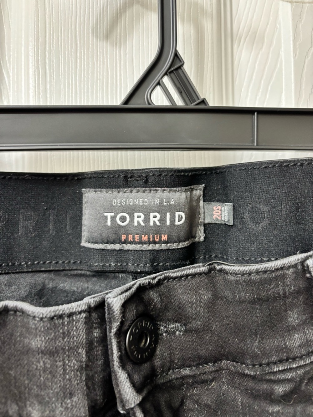 Torrid Bombshell Skinny Black Destructed Jeans Women’s Plus Size 20 Short - Picture 5 of 8